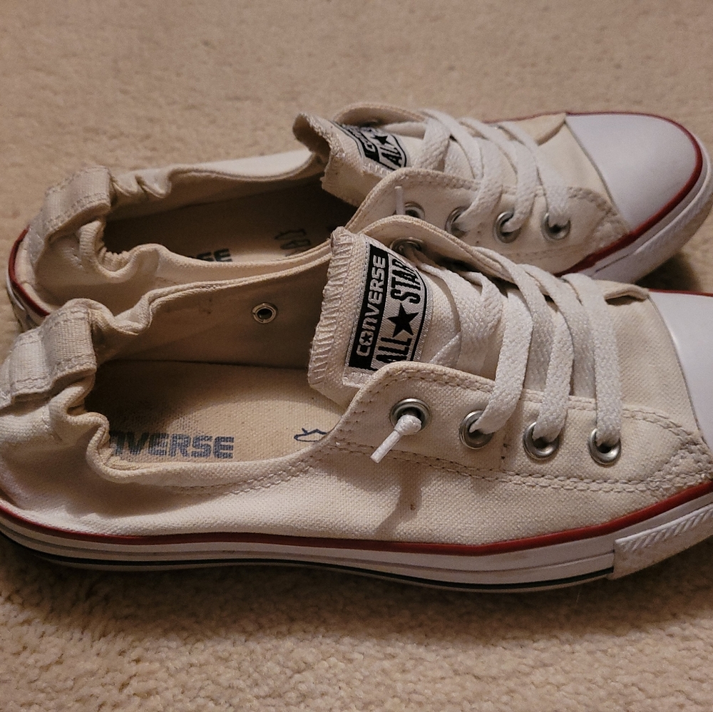 Womens Chuck Taylor's